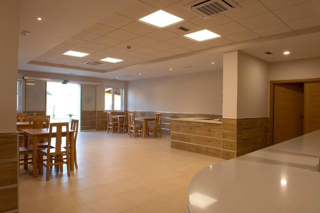 Hotel La Puerta De Arzúa Екстериор снимка